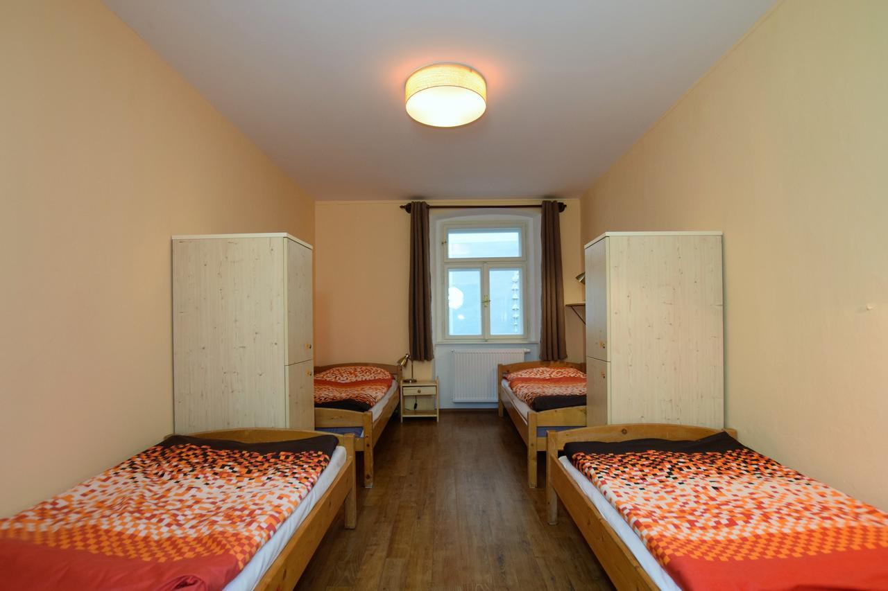 Travel Hostel Cesky Krumlov Exterior photo